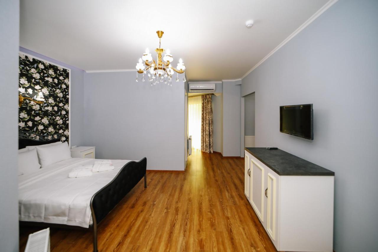 Rose Hotel Vake Тбилиси Экстерьер фото